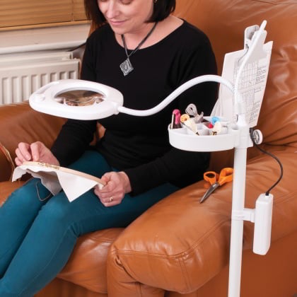 4 in 1 Magnifying Lamp