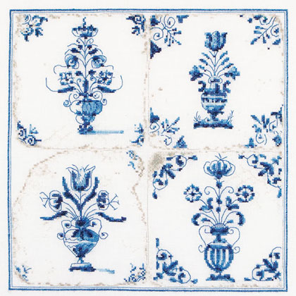 Antique Tiles: Vases - Aida