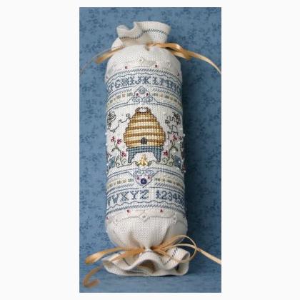 Bumblebee Needle Roll (Includes Charms)