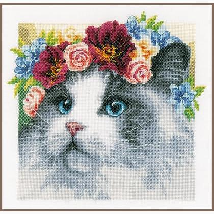 Ragdoll y guirnalda de flores