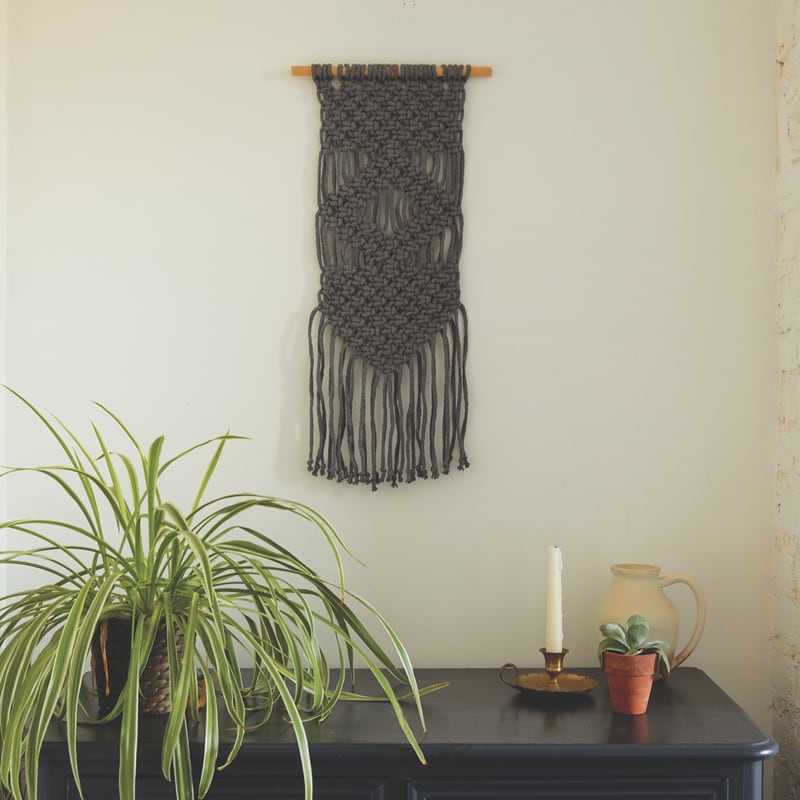 Armonía de pared - Kit Macramé de DMC - Kit agujas y ganchillo