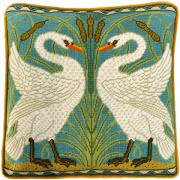 Cojín - Swan, Rush And Iris