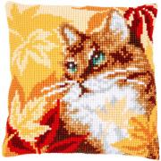 Almohada: Gato con hojas de otoño