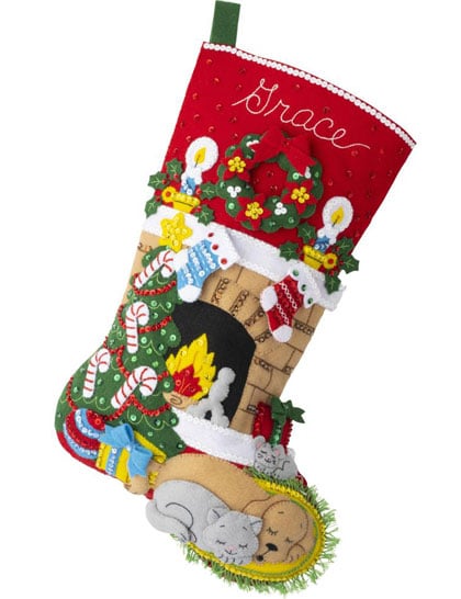 Media Holiday Hearth