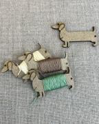 Carretes de hilo para bordar - Perro salchicha