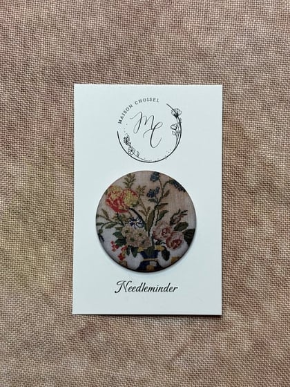 Needle Minder - Noeli Corbineau