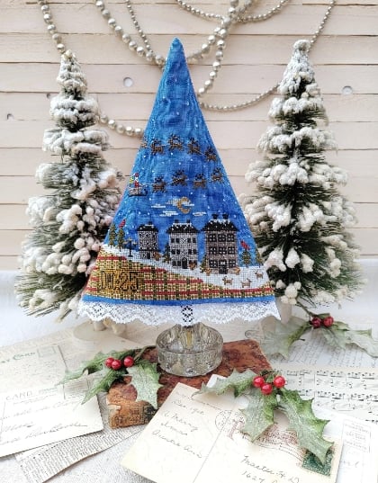 Santa\'s Night Tree
