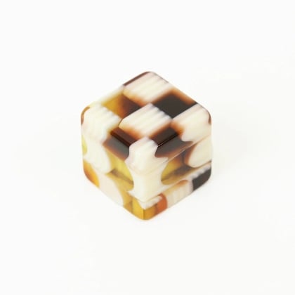 Sabae Acetate - Needle Minder - A rayas