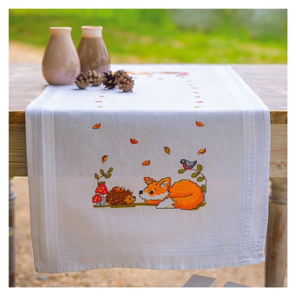Camino de mesa - Animales del bosque en otoño