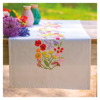 Camino de mesa - Sinfonía floral