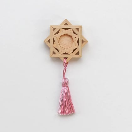 Kumiko Needle Minder - Rosa