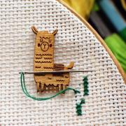 Needle Minder - Llama