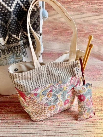 The Feather - Bolsa de labores